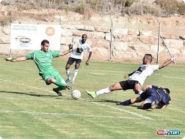 רוצים לחזור לנצח. איתי כהן, שוער הפועל איכסל משמאל (ארנון לוי)